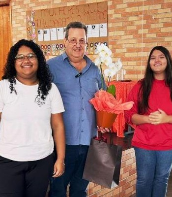 WAGÃO CONVERSA COM ALUNOS SOBRE EMPREENDEDORISMO NA EE “PROF. ARLINDO FÁVARO”