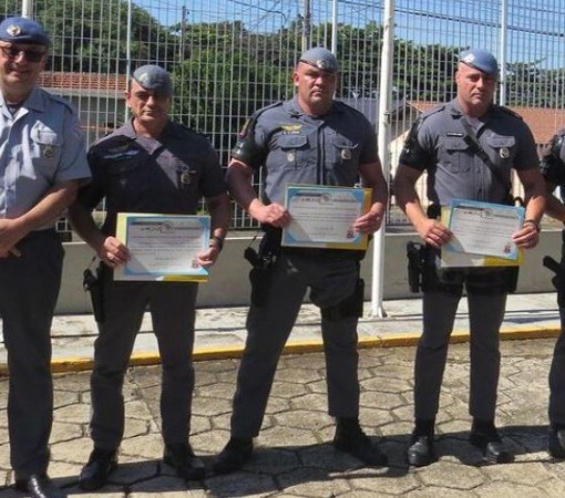 Força Tática de Leme recebe homenagem}