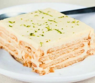 PAVÊ DE LIMÃO COM TRÊS INGREDIENTES}