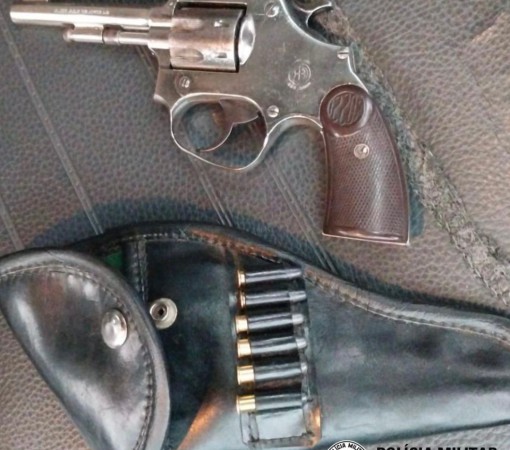 TENTATIVA DE HOMICÍDIO/PORTE ILEGAL NO CONTEXTO DE VIOLÊNCIA DOMÉSTICA}