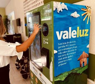 ABRIL TEM BANDEIRA VERDE DE ENERGIA; VEJA DICAS PARA ECONOMIZAR MAIS NA CONTA}