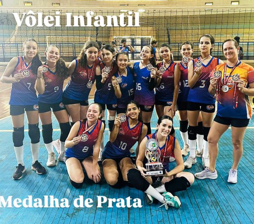 EQUIPE INFANTIL FEMININA DE VÔLEI CONQUISTA MEDALHA DE PRATA}