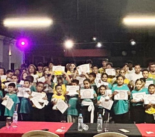 ENTREGA DAS FAIXAS DOS EXAMES DE KUNG FU}