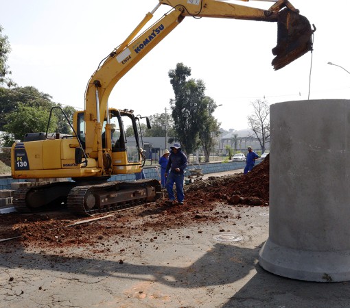 SAECIL DÁ INÍCIO AS OBRAS DE COMBATE A ENCHENTES NO JARDIM ITAMARATY}