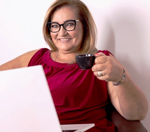 FELIZ ANIVERSÁRIO, SANDRA KAUFFMANN!}