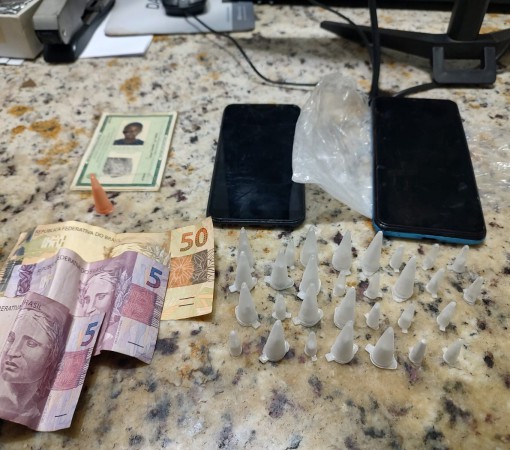 FLAGRANTE DE TRÁFICO DE DROGAS DE 27/09/2024}