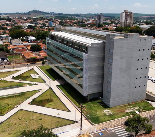 PROJETO DE LEI QUE PROPÕE A CRIAÇÃO DE NOVA SECRETARIA E DE NOVOS CARGOS COMISSIONADOS AINDA DÁ O QUE FALAR NAS RODAS DE CONVERSA EM LEME}