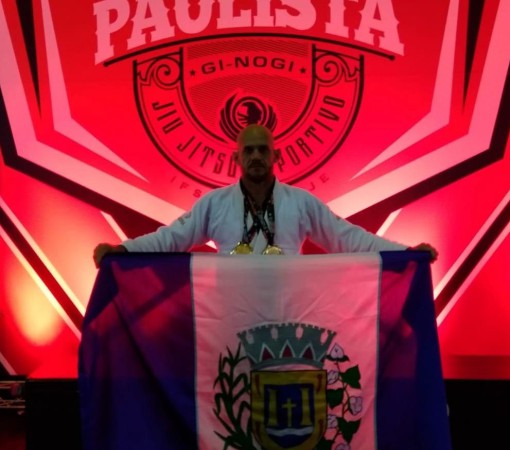 Uederson Mora participa do Campeonato Paulista de Jui- Jitsu}
