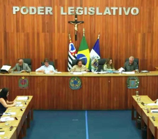 CÂMARA DE LEME EM ALERTA: PREFEITO QUER REVOGAR LEI QUE GARANTE VOZ AO POVO E ABRE CAMINHO PARA DECISÕES SEM CONSULTA POPULAR}