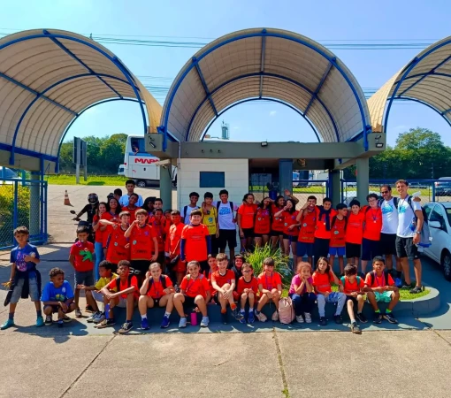 HANDEBOL CRESCER LEME PARTICIPA DE FESTIVAL EM RIO CLARO E TEM QUADRANGULAR PELA FRENTE}