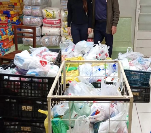 CLUBE DE CAMPO EMPYREO ENTREGA APROXIMADAMENTE 900 LITROS DE LEITE AO ABRIGO SÃO VICENTE DE PAULO}