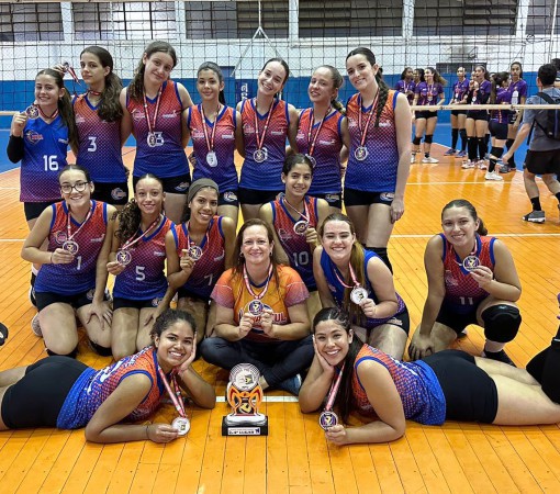 A ÚLTIMA DISPUTA DO ANO DAS EQUIPES DE VÔLEI DA ACEUL SEL LEME TROUXE A 4ª COLOCAÇÃO GERAL NO CAMPEONATO DA APV.}