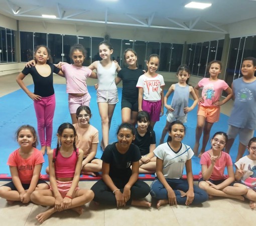 EM RIO CLARO: PROJETO DE GINÁSTICA RÍTMICA MOVIMENTA CRIANÇAS E ADOLESCENTES COM AULAS GRATUITAS}