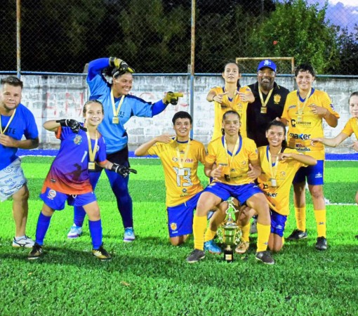 FUTEBOL FEMININO – ESPORTIVO CANARINHO É CAMPEÃO INVICTO EM PIRASSUNUNGA}
