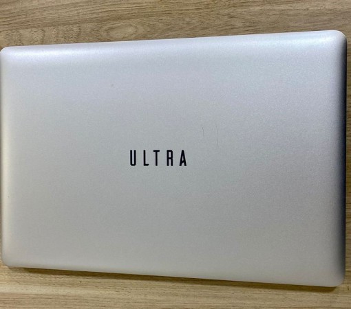 Vende-se Notebook I3 4gb SSD de 480gb Ultra Core}