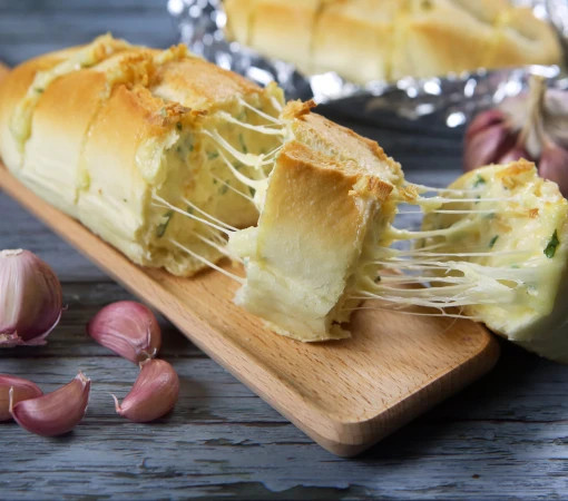 PÃO DE ALHO CREMOSO PARA CHURRASCO}