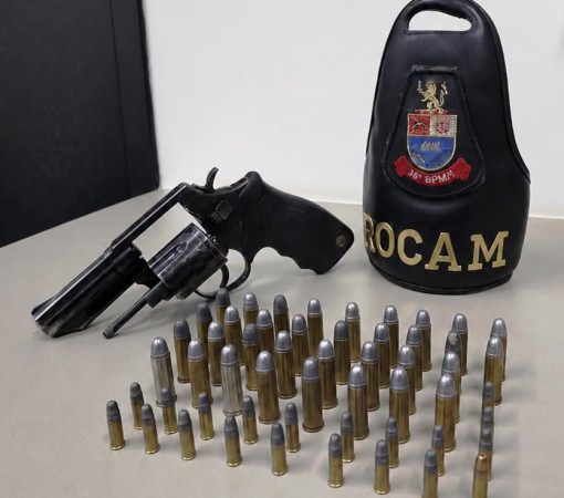 ARMA FURTADA HÁ MAIS DE 10 ANOS É ENCONTRADA DURANTE LIMPEZA DE RESIDÊNCIA EM LEME}