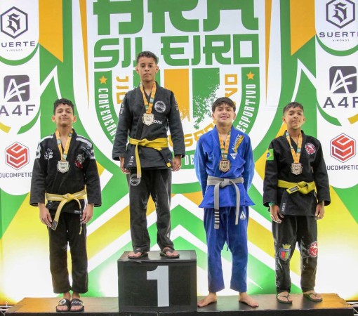 NAUAN SAGROU-SE CAMPEÃO NO CAMPEONATO BRASILEIRO KIDS DE JIU-JITSU ESPORTIVO}