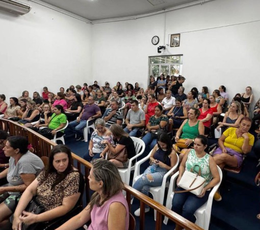 A UNIÃO FAZ A FORÇA: APÓS MUITA PRESSÃO E APOIO DA COMUNIDADE CÂMARA DE VEREADORES APROVA AUMENTO SALARIAL AOS PROFISSIONAIS DA EDUCAÇÃO}
