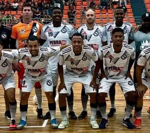 CAMPEONATO MUNICIPAL DE FUTSAL DA PRIMEIRA DIVISÃO COMEÇOU COM GRANDES JOGOS}