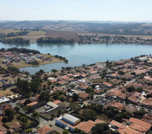 SANTA CRUZ DA CONCEIÇÃO AUMENTA EM 60% O INVESTIMENTO POR ALUNO NA EDUCAÇÃO E 105% POR HABITANTE NA SAÚDE PÚBLICA}