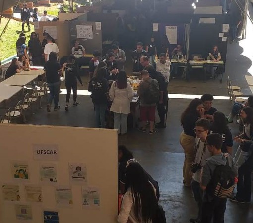 Grande público prestigia a 8ª Feira de Ciências da ETEC “Dep. Salim Sedeh”}
