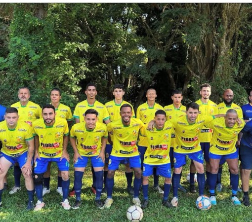 ESPORTIVO CANARINHO ESTREIA COM GOLEADA}