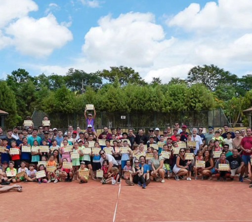 CLUBE DE CAMPO EMPYREO REALIZA O 15º FESTIVAL DA ESCOLINHA DE TÊNIS}