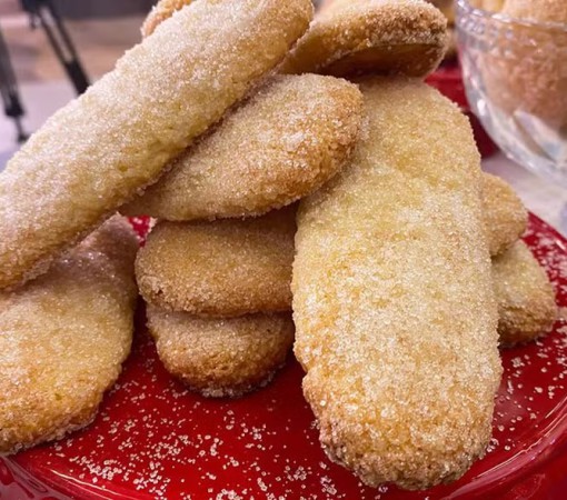 BISCOITO CHAMPANHE CASEIRO}