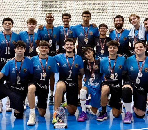 EQUIPE MASCULINA INFANTO JUVENIL DA ALSEC CONQUISTA 3º LUGAR NA SÉRIE OURO DA APV}