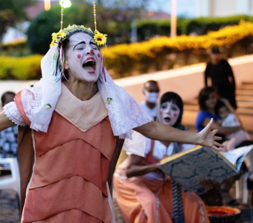 LEME RECEBERÁ ESPETÁCULO BALAIO POPULAR DO GRUPONTAPÉ NO DOMINGO, 12 DE MAIO}