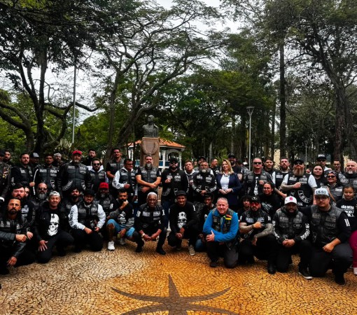 INSANOS MOTO CLUB HOMENAGEIA O HERÓI LEMENSE NEWTON PRADO EM ATO DE RESPEITO E MEMÓRIA}
