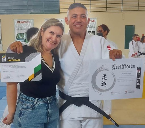 Sensei Elias Rizziolli Júnior recebeu o seu Certificado de promoção a 3º Dan}