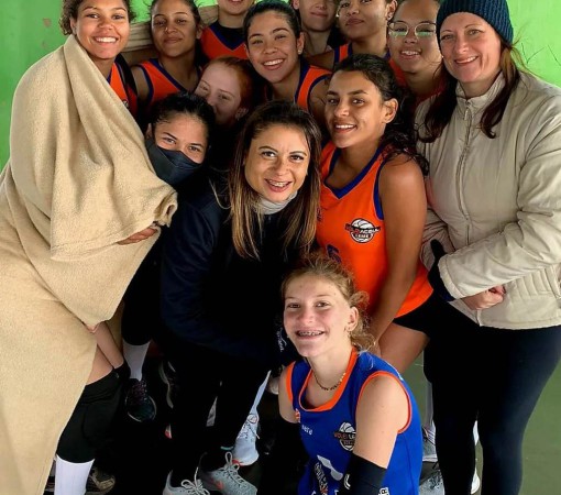 Equipe de Voleibol Feminino Categoria Infanto/Juvenil}
