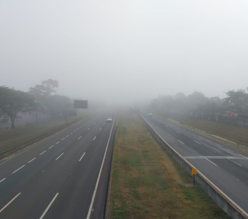 NEBLINA NA RODOVIA? ARTERIS INTERVIAS ORIENTA SOBRE COMO DIRIGIR COM SEGURANÇA NESTES TRECHOS}
