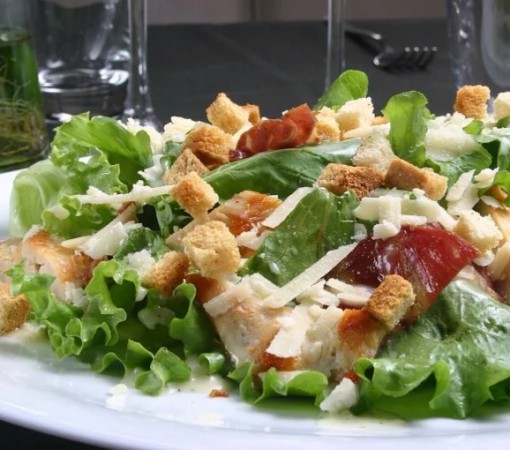 SALADA CAESAR}