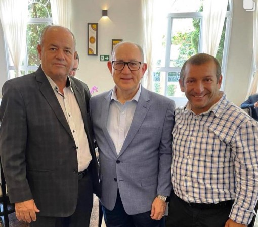 VEREADOR RICARDINHO E PASTOR DANIEL PESCADOR TÊM IMPORTANTE REUNIÃO COM O DEPUTADO FEDERAL PAULO FREIRE}