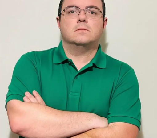 A PAIXÃO PELO ESPORTE E COMPROMISSO COM A INFORMAÇÃO}