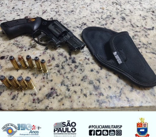 Colisão sem vítimas e evasão do motorista do local}