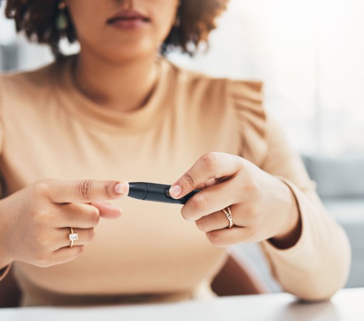 DIABETES: SINTOMAS, FATORES DE RISCO, TRATAMENTO E RECOMENDAÇÕES}