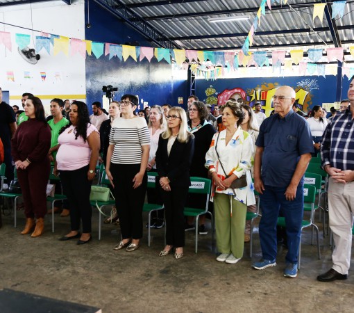 ASSOMOGI ENTREGA PROJETO DE REFLORESTAMENTO URBANO DA E.E. PROF. ARLINDO FÁVARO EM LEME}