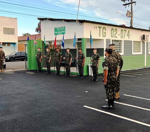 VISITA DO COMANDANTE DA 11ª BRIGADA DE INFANTARIA MECANIZADA AO TIRO DE GUERRA}