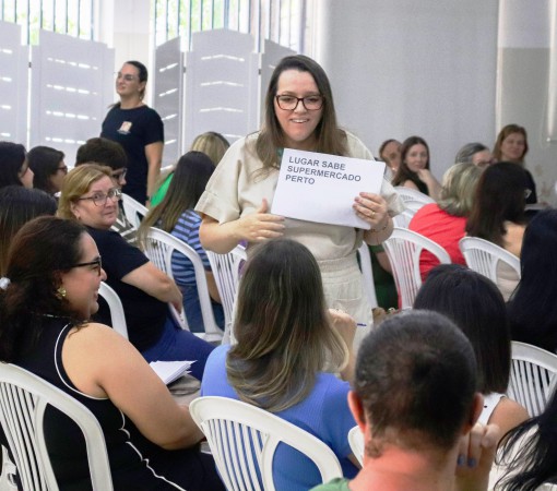 FORMAÇÃO DE LIBRAS PARA TODA A REDE MUNICIPAL DE ENSINO}