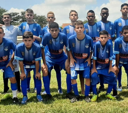 Escolinha de Futebol de Leme entrou em campo no último final de semana}