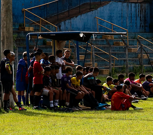 Escolinha de futebol de Leme volta aos treinos nas categorias sub-11, sub-13, sub-15 e sub-17}