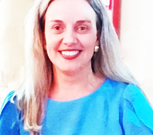 ROBERTA CRISTINA BROGES – PROFESSORA E PRIMEIRA-DAMA DO MUNICÍPIO É NOMEADA SECRETÁRIA DE EDUCAÇÃO}
