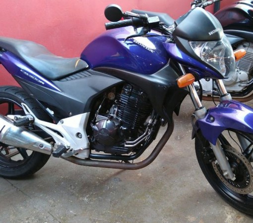 Honda CB 300 - Araras - W Motos}