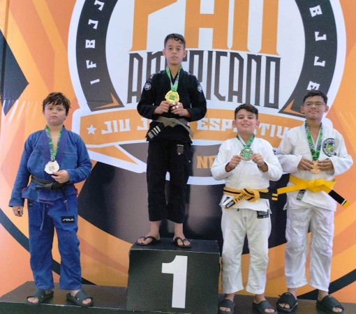 NAUAN E KALEB PARTICIPAM DE CAMPEONATO E SÃO CAMPEÕES}