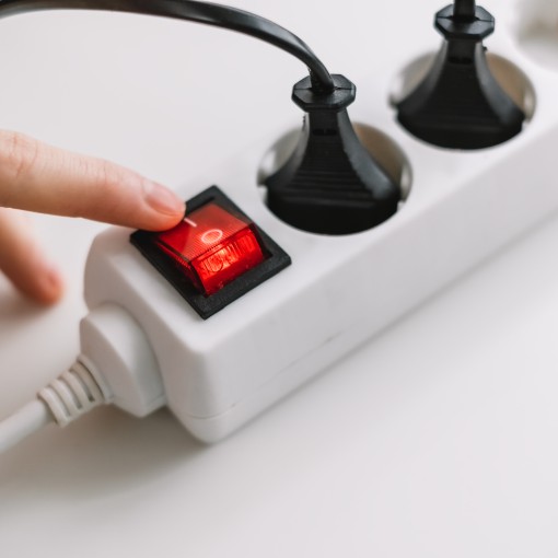APARELHOS DESLIGADOS TAMBÉM CONSOMEM ENERGIA? CPFL ESCLARECE MITOS E VERDADES SOBRE O STAND-BY}