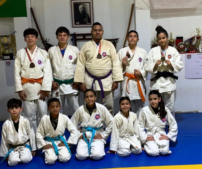 JUDOCAS DA ACADEMIA GAMBATÊ CONQUISTAM OITO MEDALHAS NA COPA A.A.A. DE JUDÔ